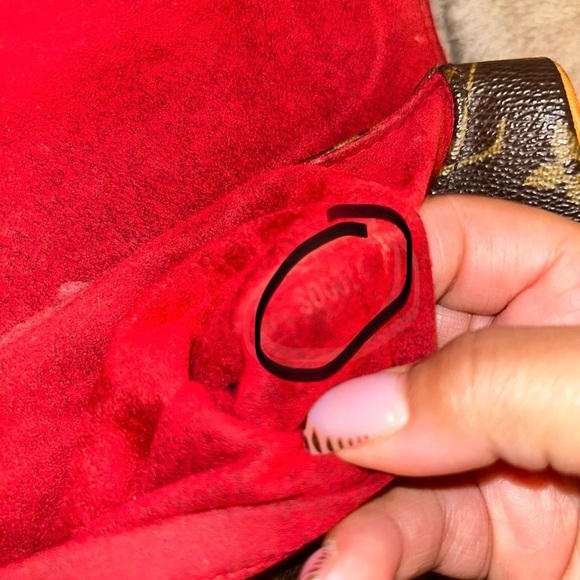 Louis Vuitton small handbag - Picture 7 of 7